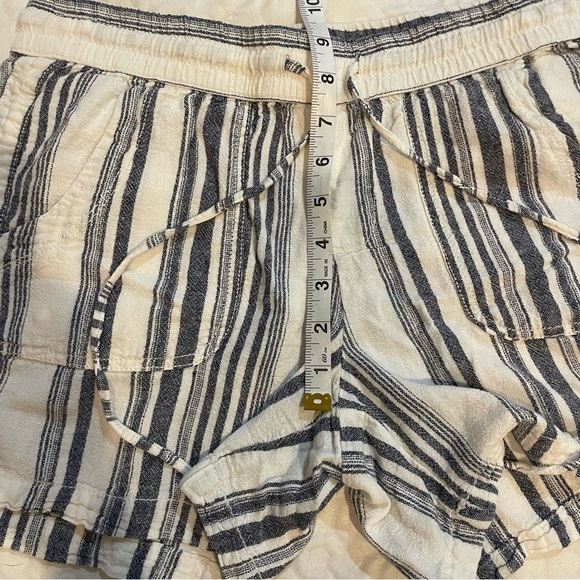 Vintage Linen Blend Faded Glory Striped Cream and Navy Women's Shorts Size 8 - Picture 5 of 8